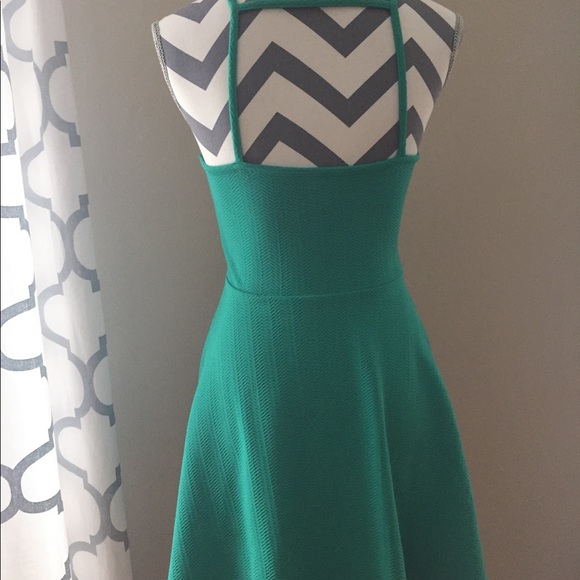 Dress - Picture 3 of 4